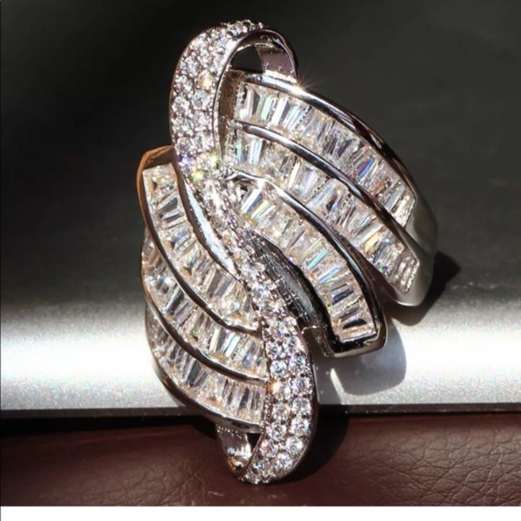 Jewelry - Sterling Silver White Topaz Ring